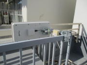 神奈川県厚木市中町　ビルアンテナ工事（デザインアンテナ工事）7階建てビル屋上から90m配線引き回し アンテナ取り外し回収